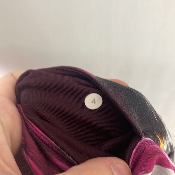 Lululemon wonder under Bordeaux drama 7/8 leggings in purple - Picture 5 of 8